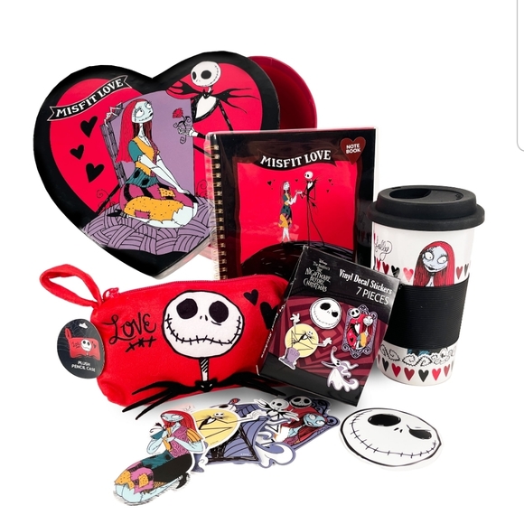 Disney Nightmare Before Christmas Valentine's Day Heart Box Gift Set - Picture 3 of 3
